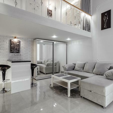 Двухуровневая Квартира Студия Odesa Exterior photo